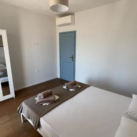 Apartman Alexa 2 *