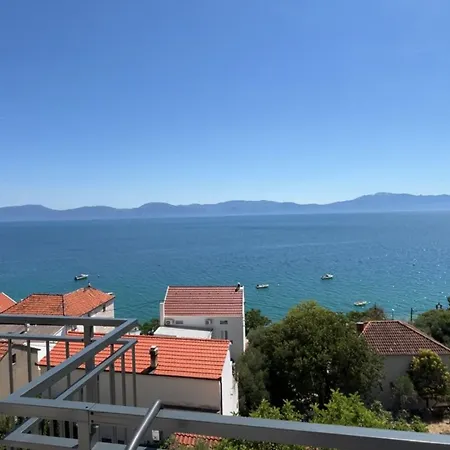 Apartment Alexa 2