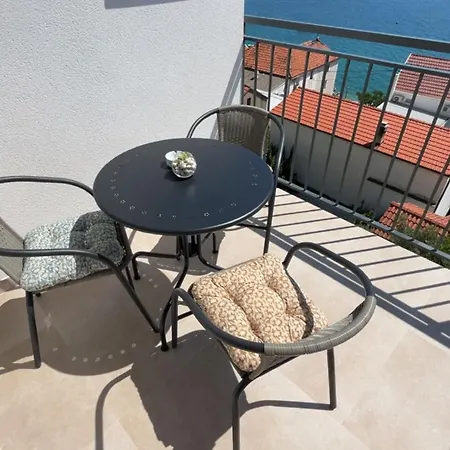 Apartment Alexa 2