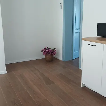 Alexa 2 Apartment *